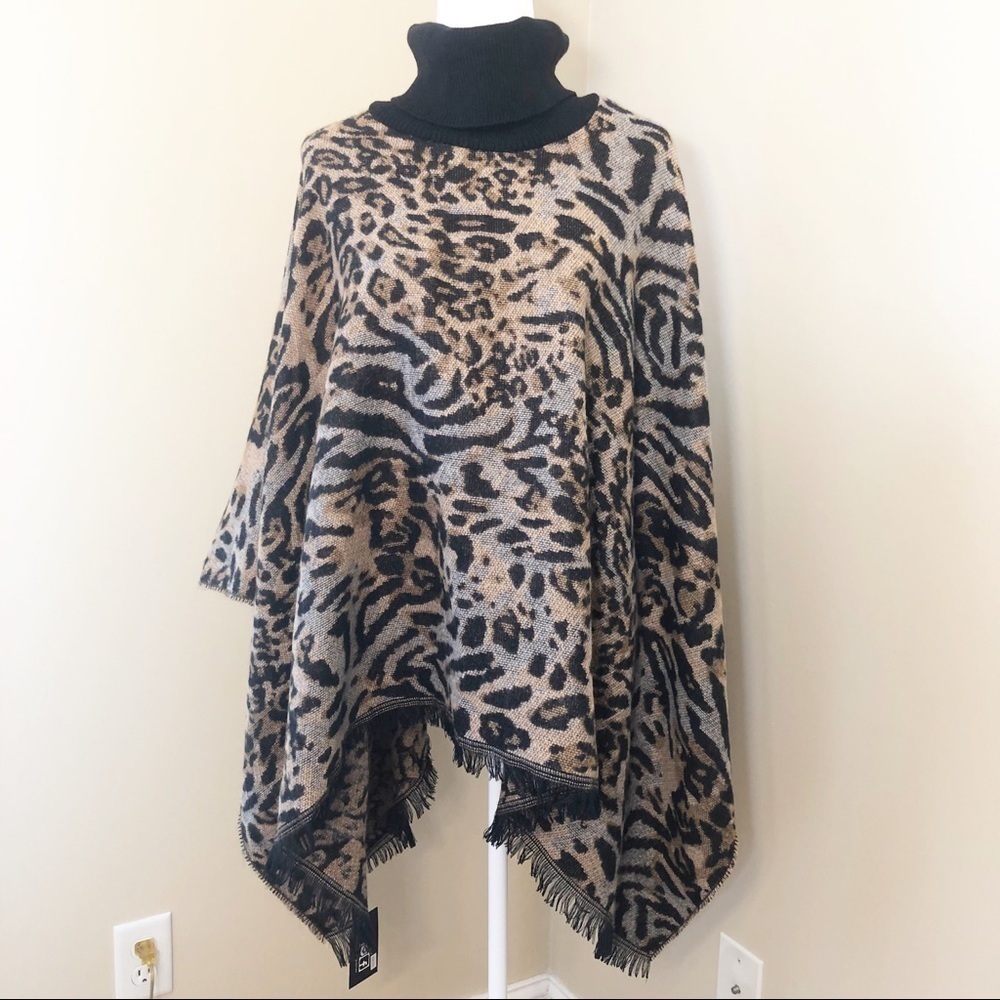 Justin & Taylor NWT Leopard Poncho - One Size